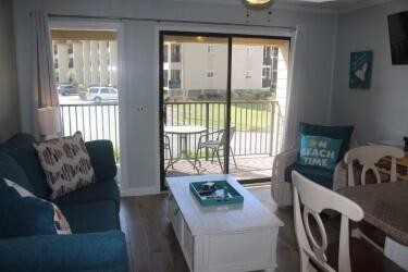 HHI Beach & Tennis Resort-Ocean Villas C155-image-1