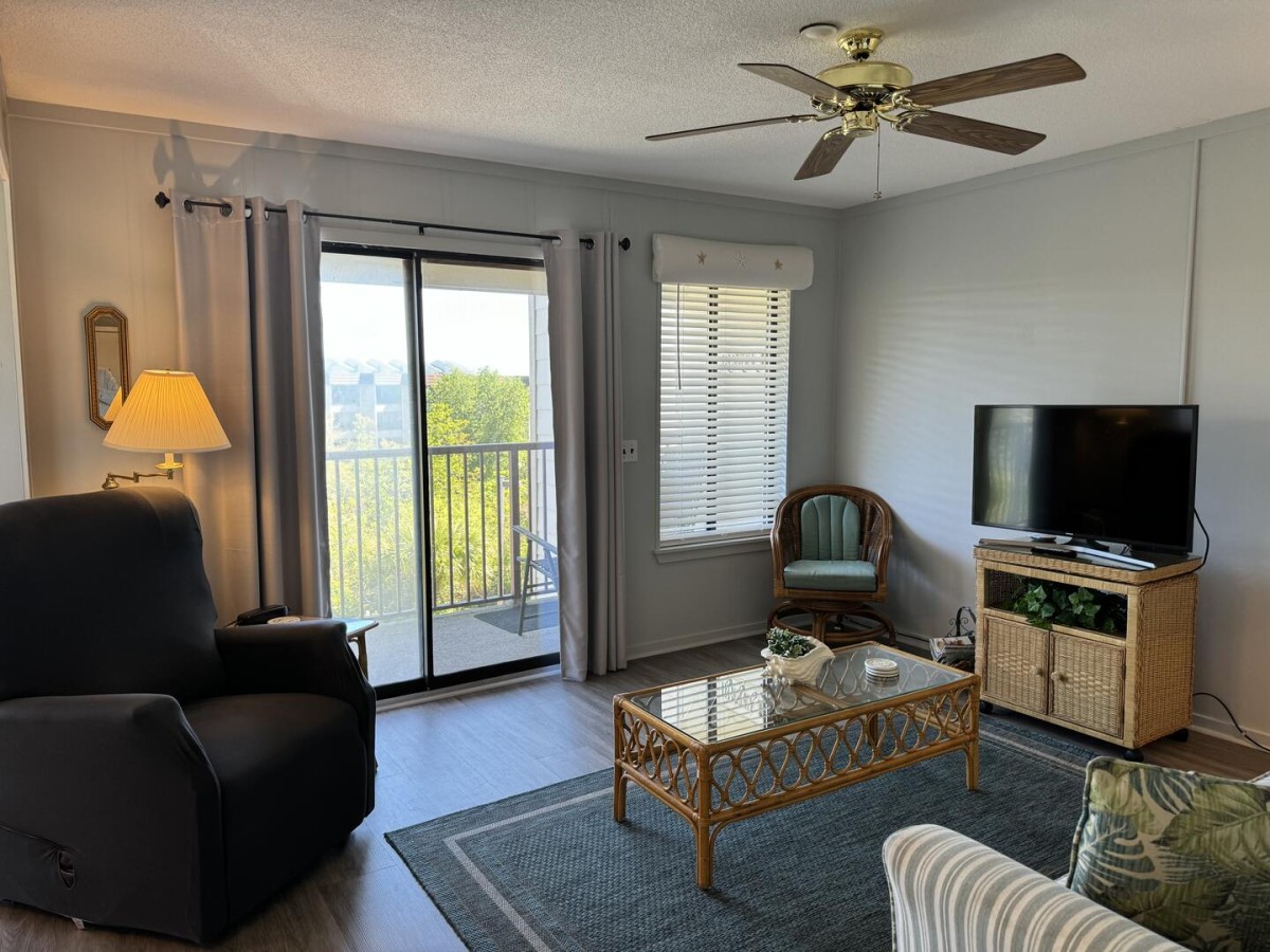 HHI Beach & Tennis Resort-Admiral's Row 336-image-1