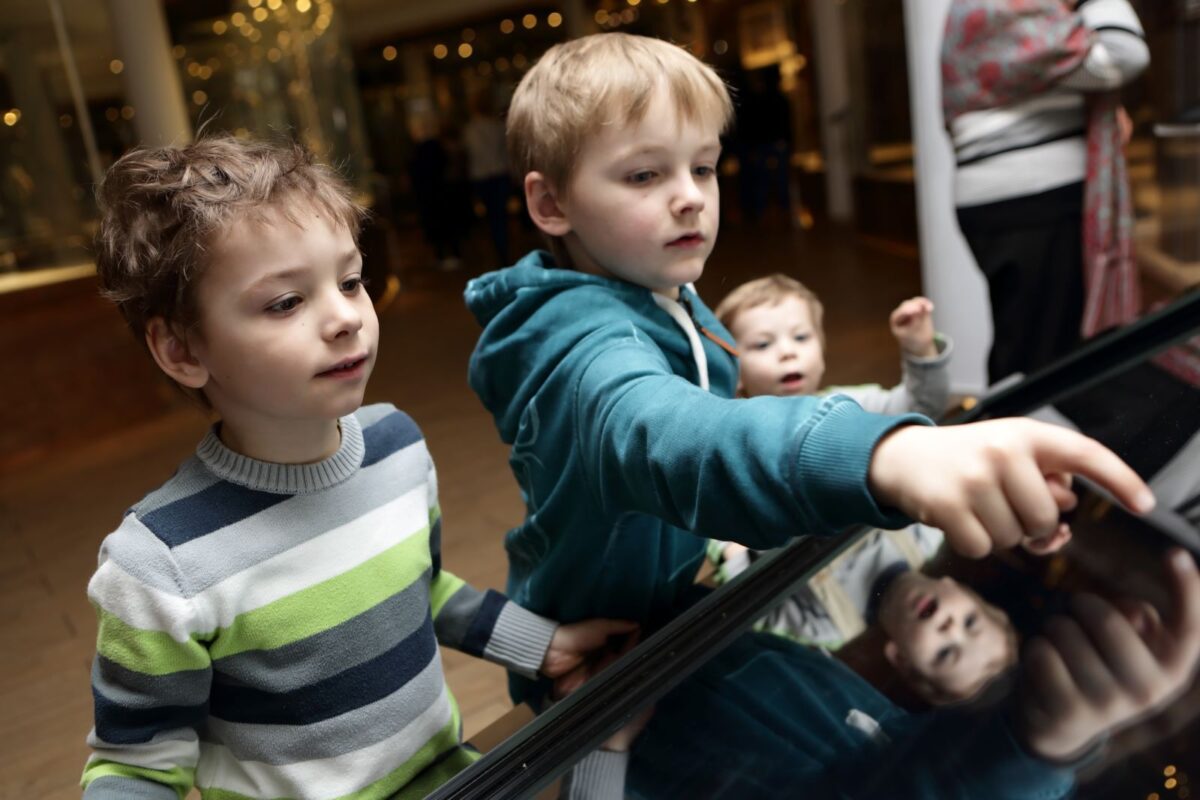 kids being curious in museum on hilton head island