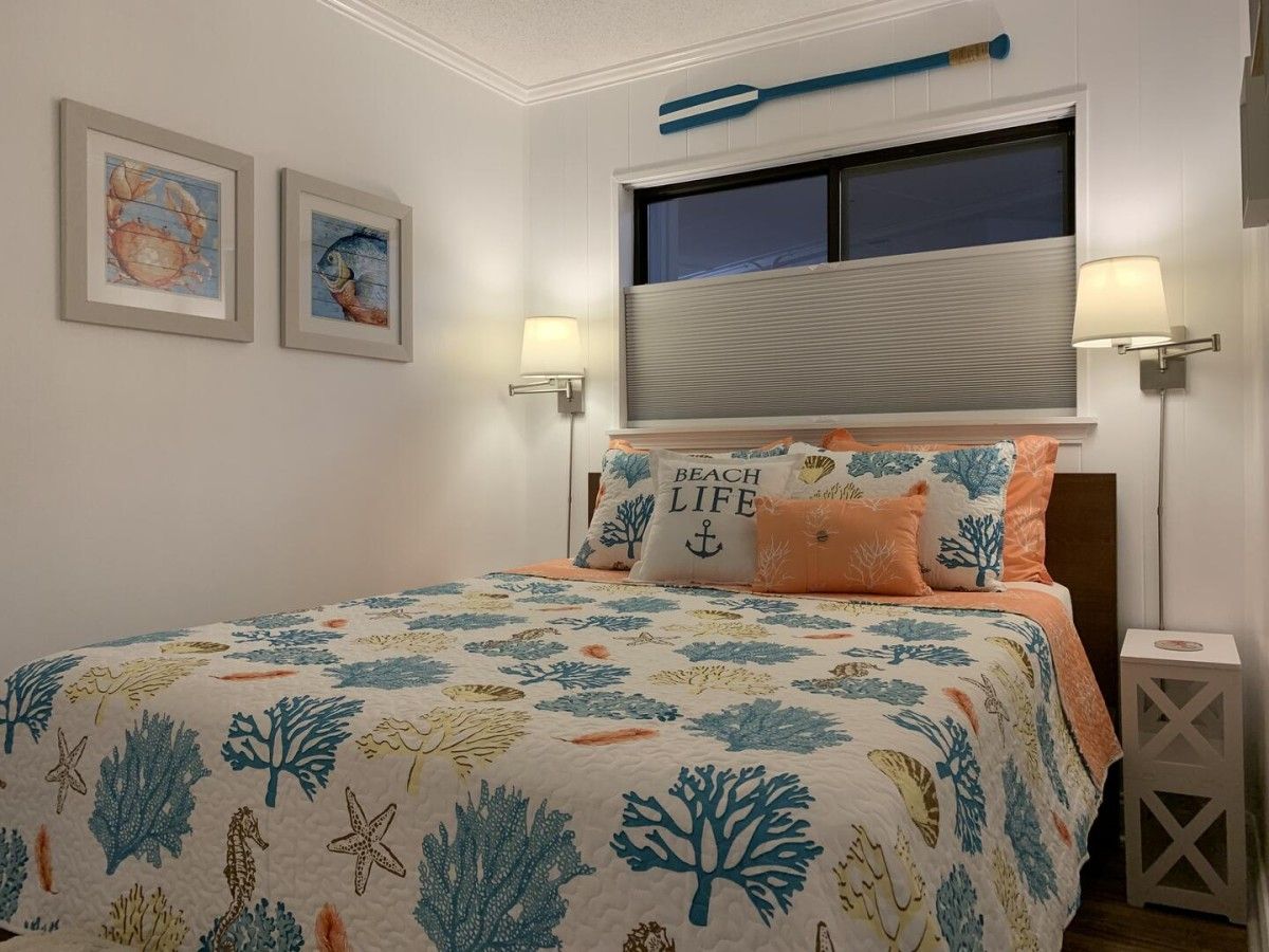 Interior of Hilton Head Island condo bedroom